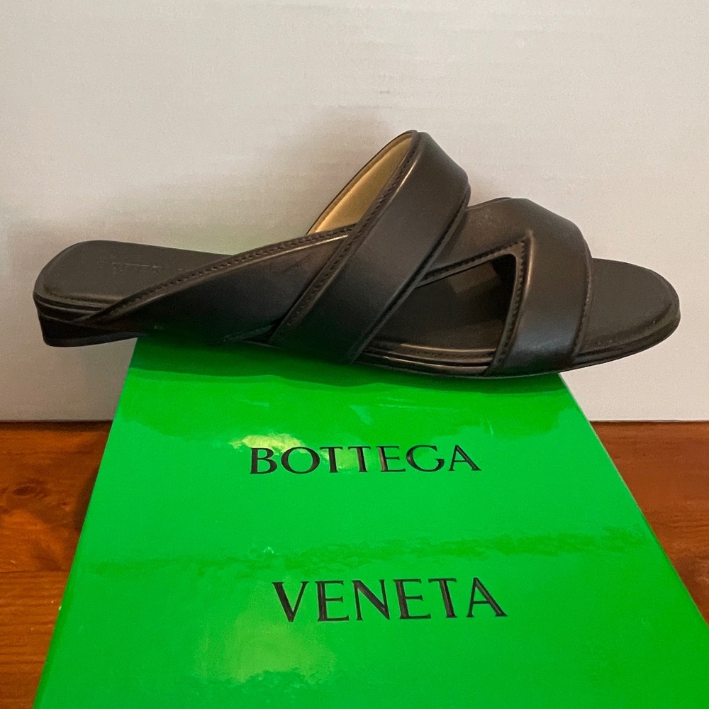 Bottega Veneta 651374 Women's Black Calf Leather Sandals Shoes Black, 38 - Picture 14 of 15